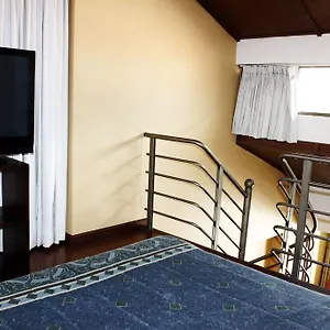 Studio 40 Apartahotel